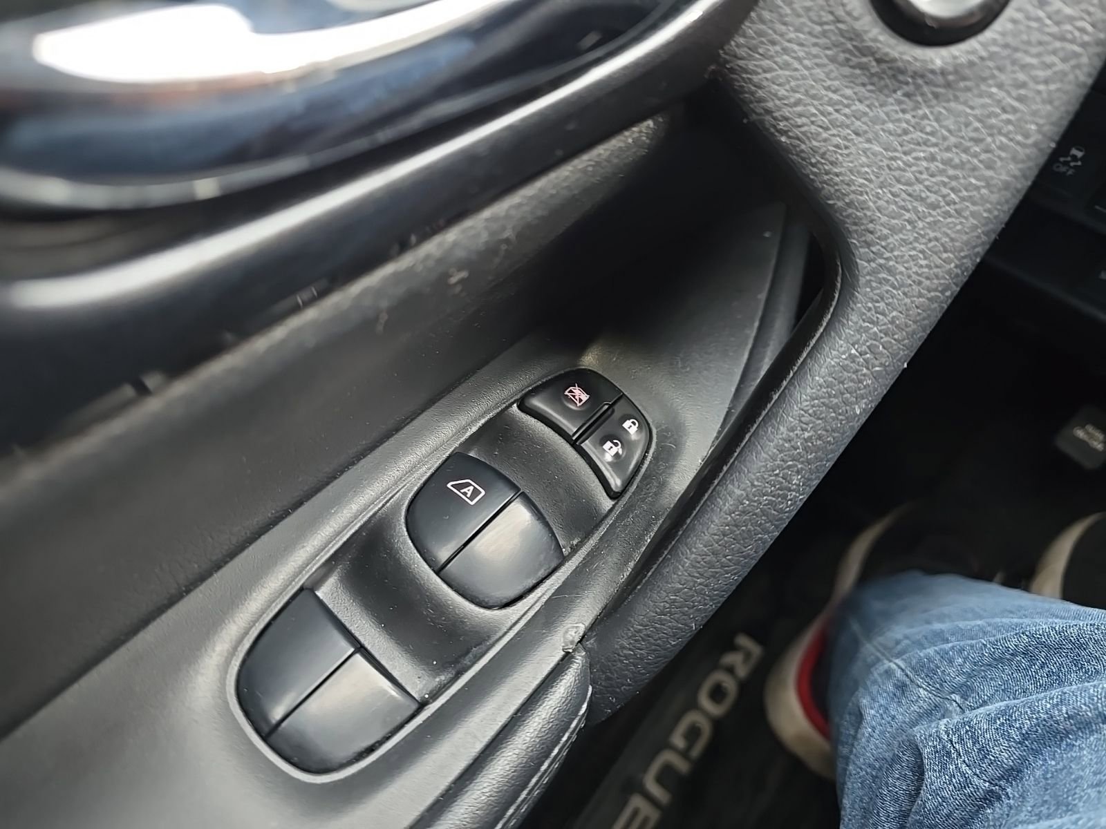 Used 2019 Nissan Rogue S w/ Special Edition Package image 24