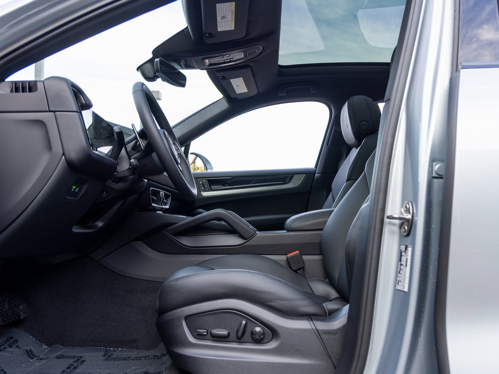 New 2026 Porsche Cayenne Coupe image 26