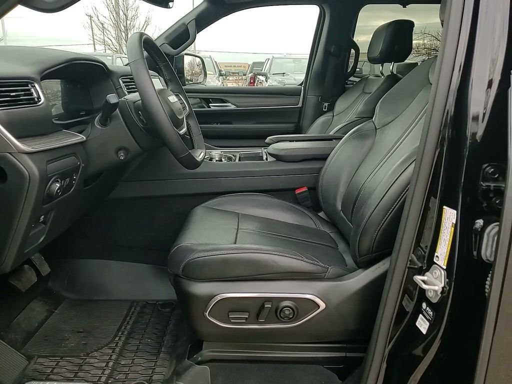 Certified 2024 Jeep Wagoneer Series III w/ Premium Group I image 23