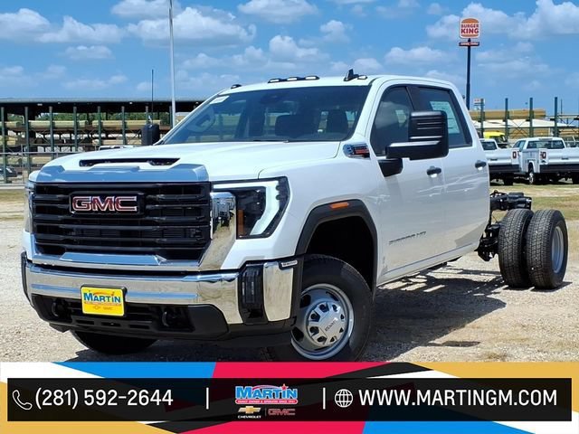 New 2026 GMC Sierra 3500 Pro AWD/4WD image 1