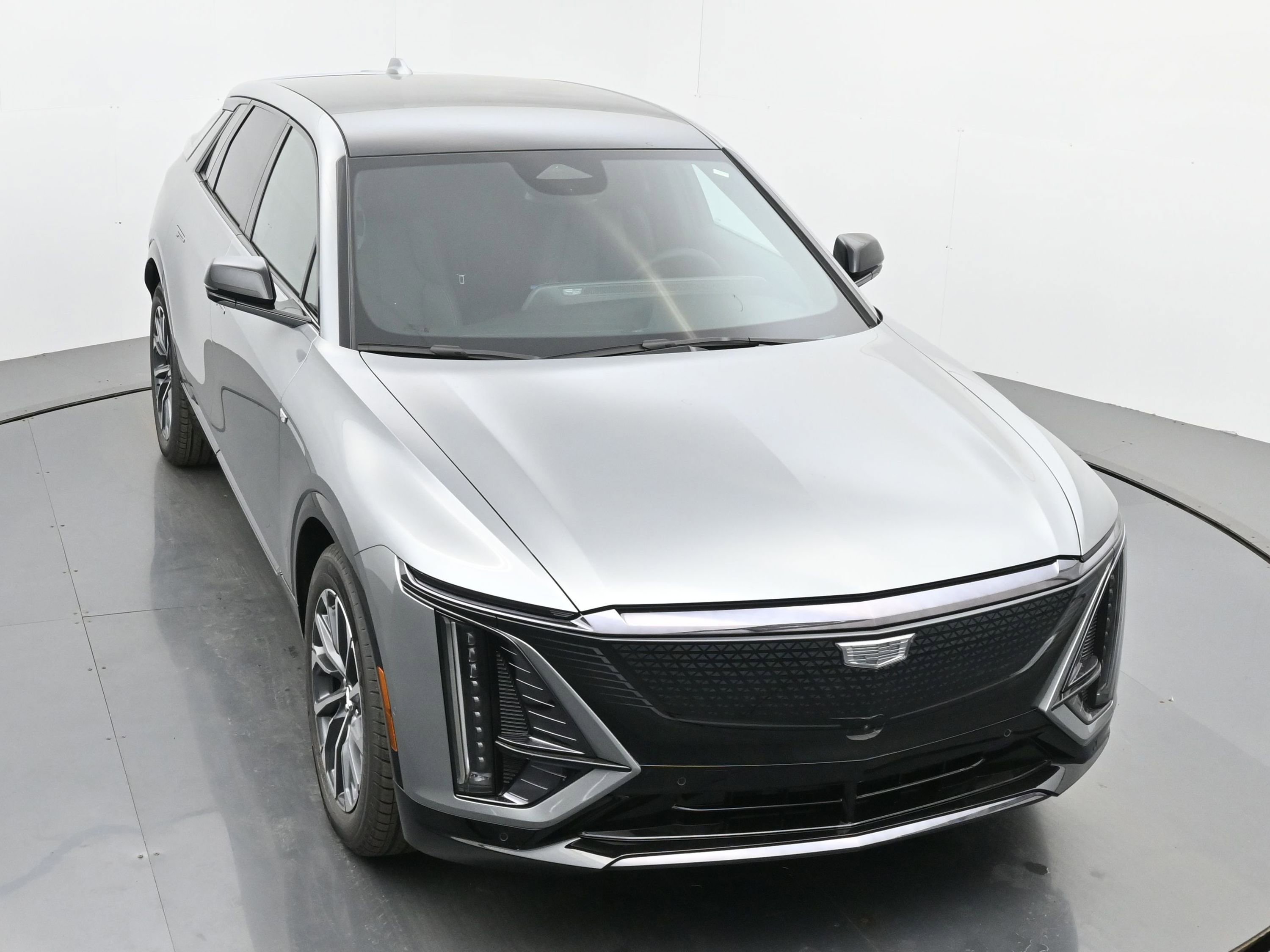 New 2026 Cadillac Lyriq Sport w/ LPO, Floor Liner Package AWD/4WD image 30