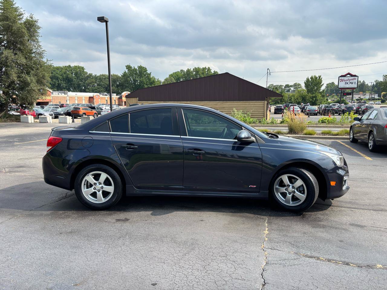Used 2015 Chevrolet Cruze LT w/ RS Package FWD image 10