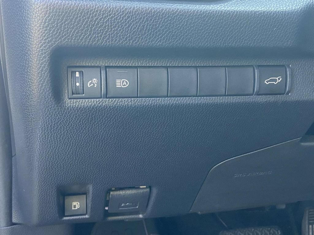 Used 2023 Toyota RAV4 XSE AWD/4WD image 22