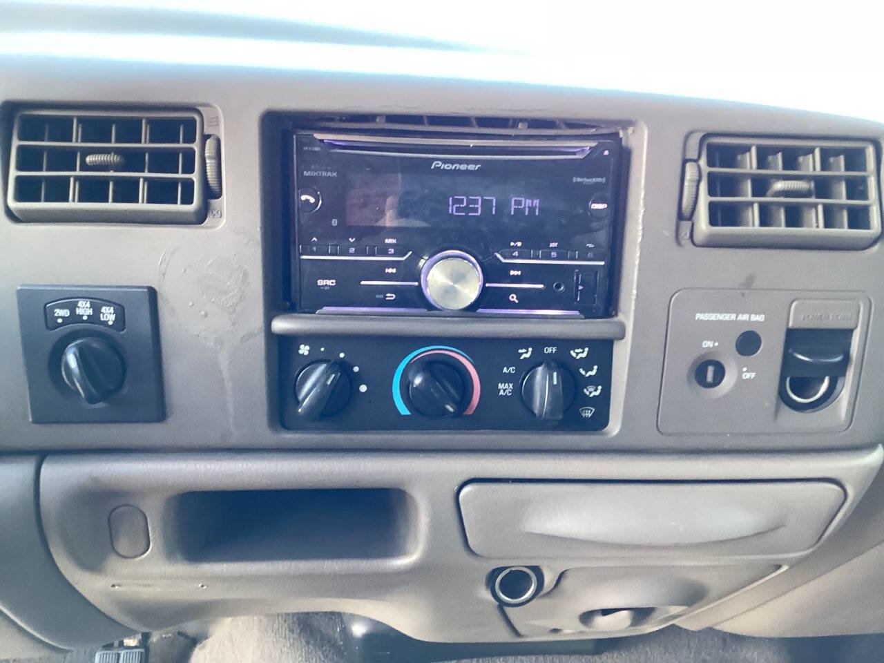 Used 2003 Ford F250 XLT image 8