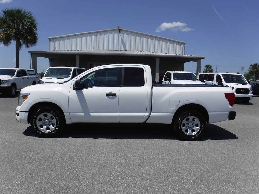 Used 2022 Nissan Titan S RWD image 2