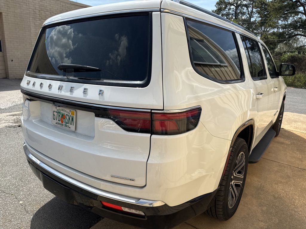 Used 2024 Jeep Wagoneer Series II w/ Flexible Seating Group image 3