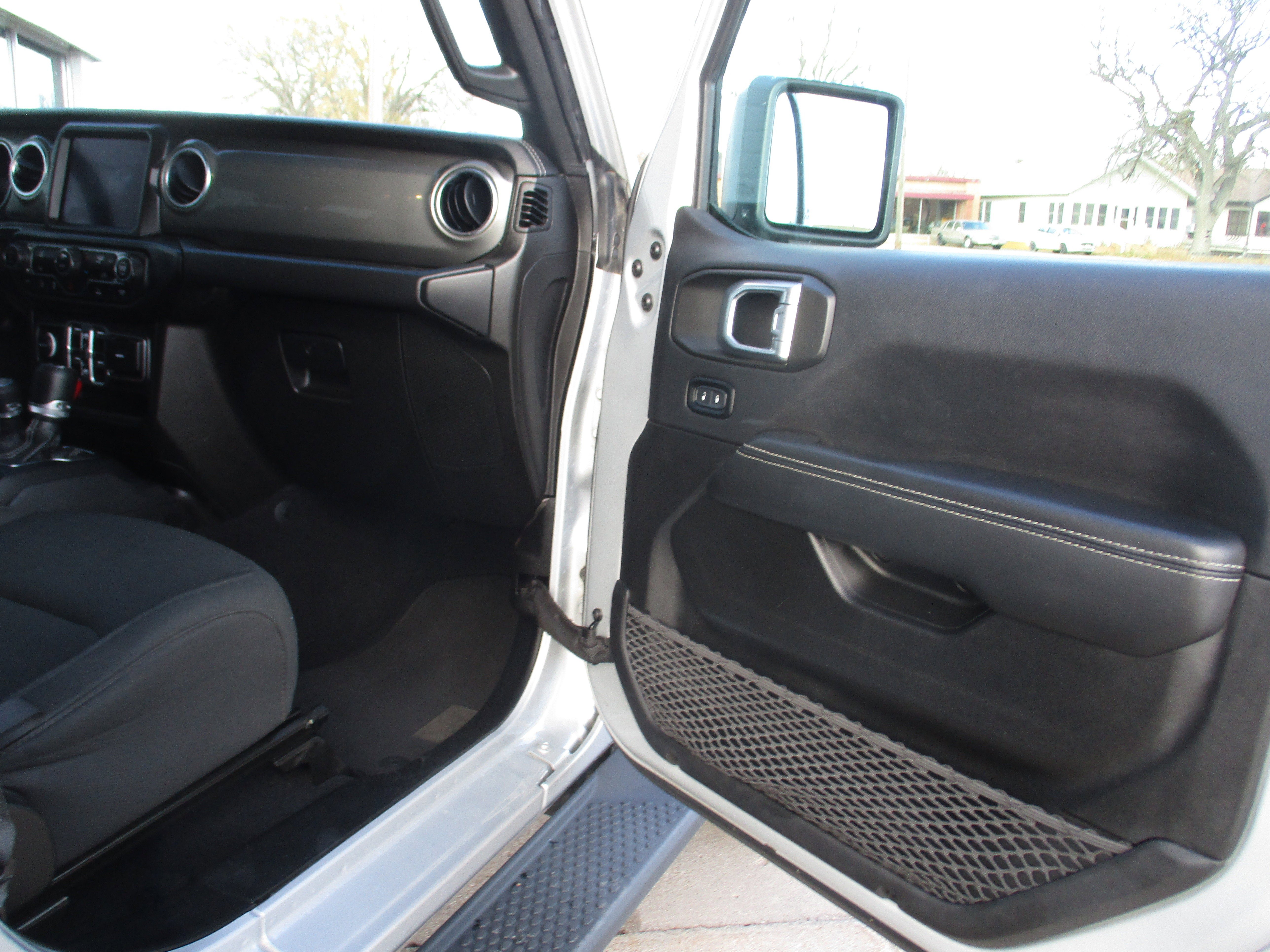 Used 2023 Jeep Wrangler Sahara AWD/4WD image 26
