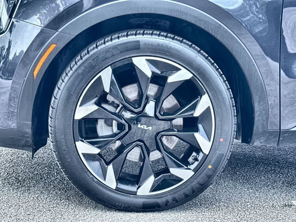 Certified 2025 Kia Sorento EX w/ Panoramic Sunroof Package FWD image 11