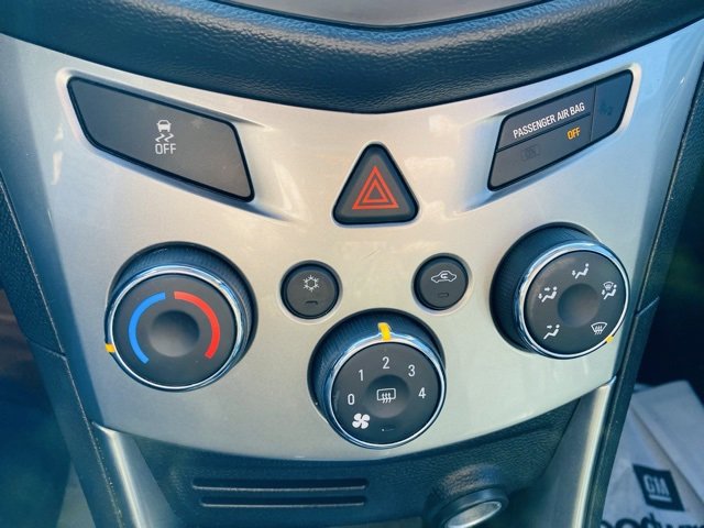 Used 2016 Chevrolet Trax LT w/ LT Sun and Sound Package image 35