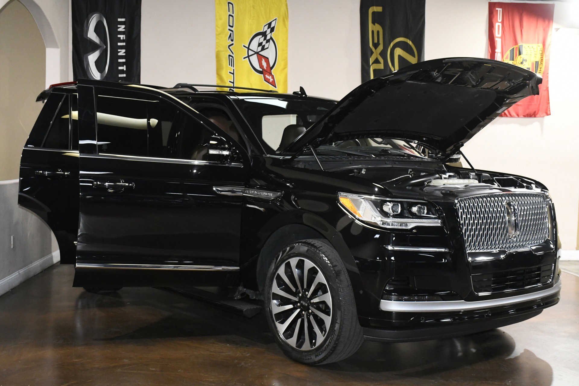 Used 2023 Lincoln Navigator Reserve image 89