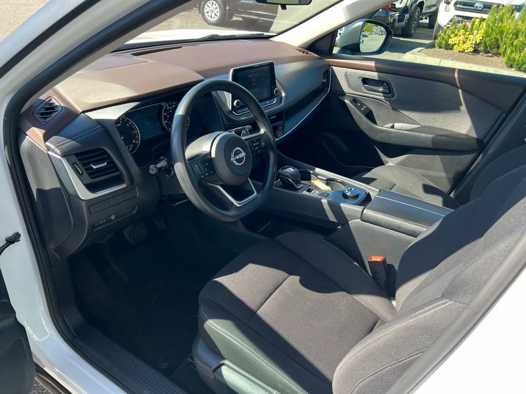 Used 2023 Nissan Rogue S AWD/4WD image 11