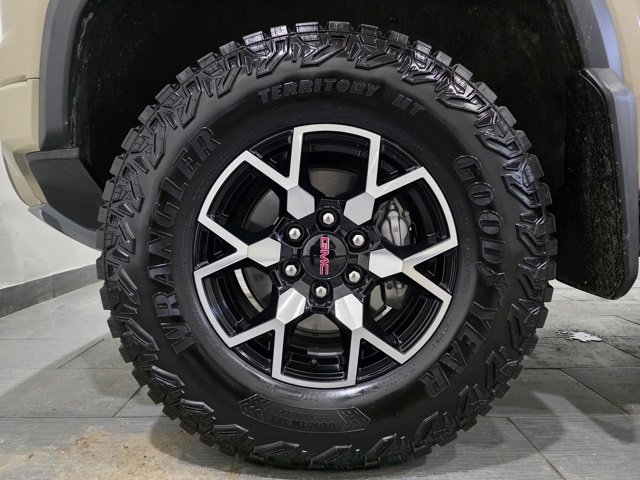 Used 2024 GMC Canyon AT4X image 24
