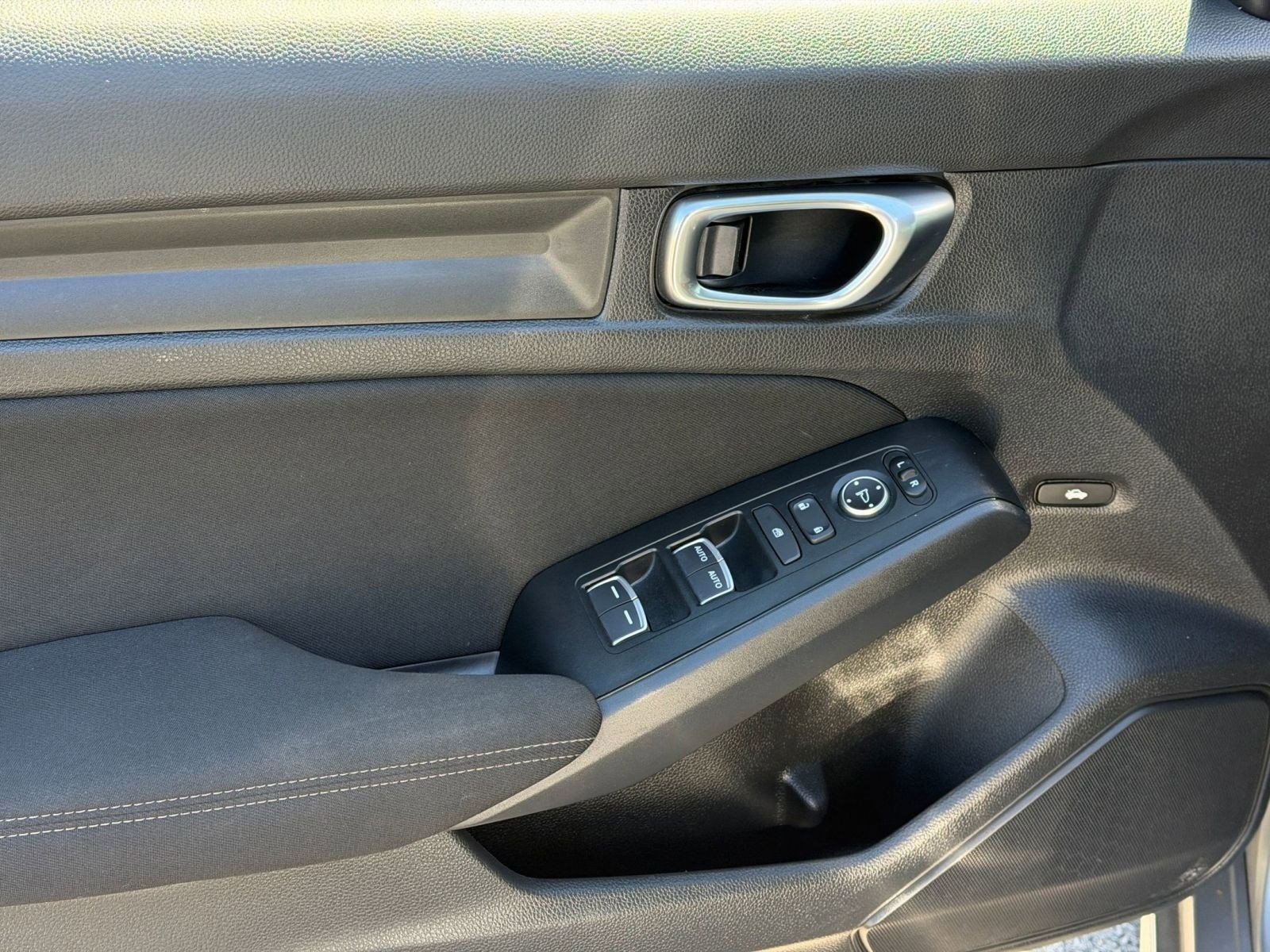 Used 2025 Honda Civic Sport image 14