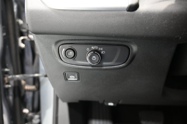 Used 2021 GMC Terrain SLE w/ Driver Convenience Package FWD image 25
