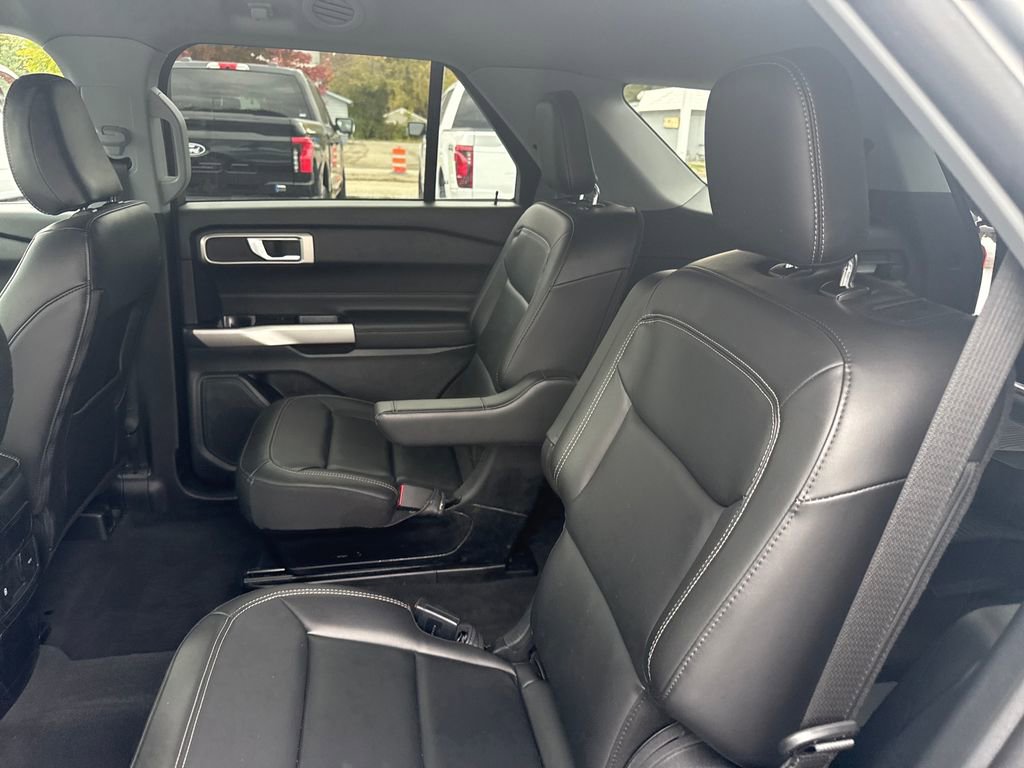 Used 2023 Ford Explorer XLT w/ Equipment Group 202A image 16
