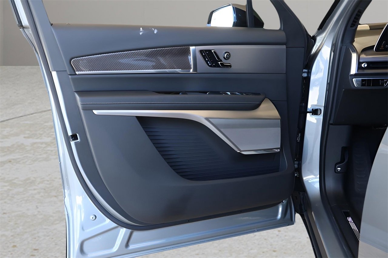 New 2026 Cadillac Vistiq Sport image 10