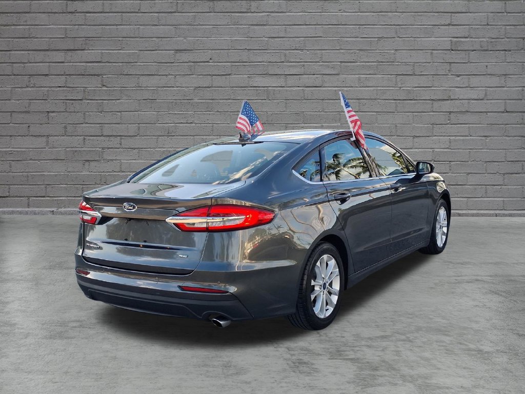 Used 2019 Ford Fusion SE FWD image 10
