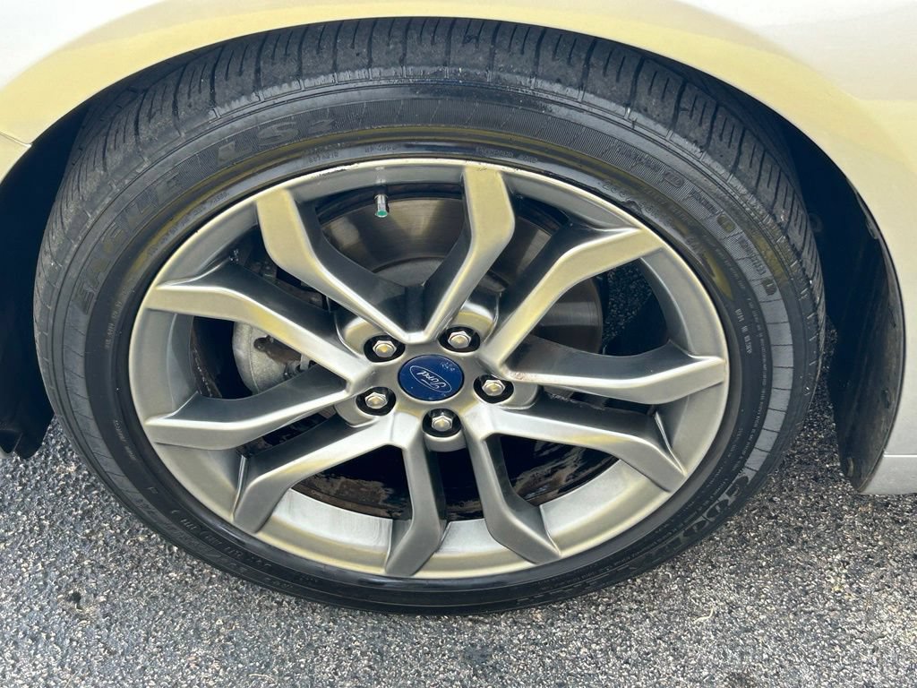 Used 2017 Ford Fusion SE w/ Equipment Group 201A FWD image 17