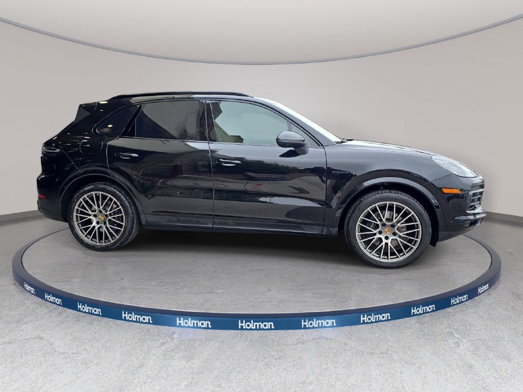 Used 2023 Porsche Cayenne Platinum Edition AWD/4WD image 5