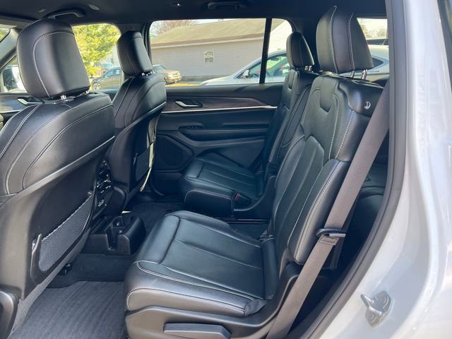 Used 2024 Jeep Grand Cherokee L Limited w/ Black Appearance Package image 5