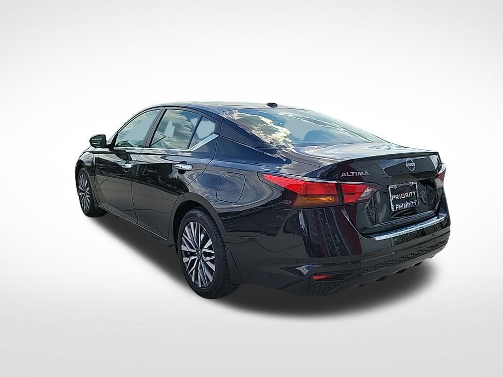 Used 2023 Nissan Altima 2.5 SV FWD image 3