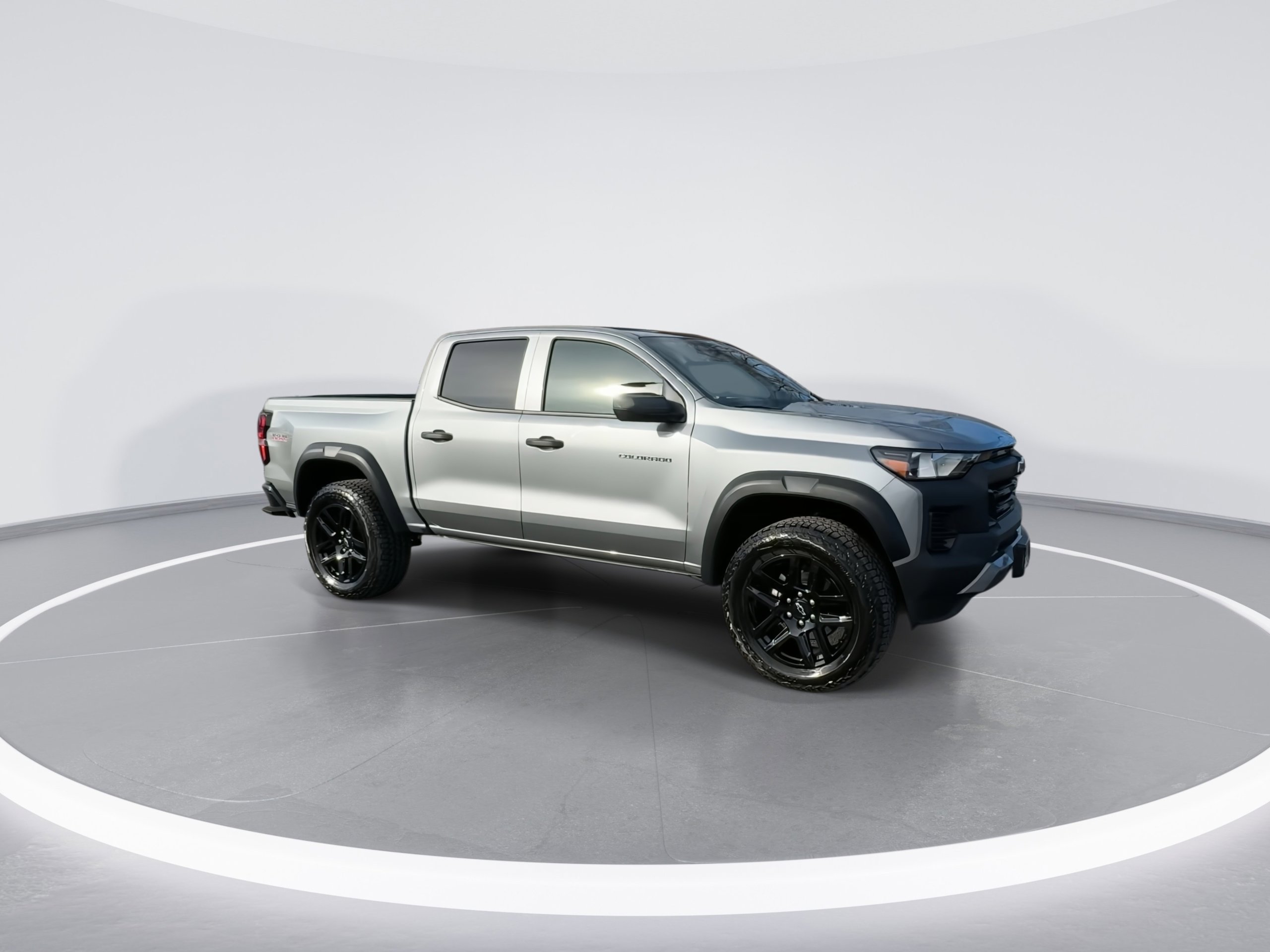 Used 2025 Chevrolet Colorado Trail Boss image 2