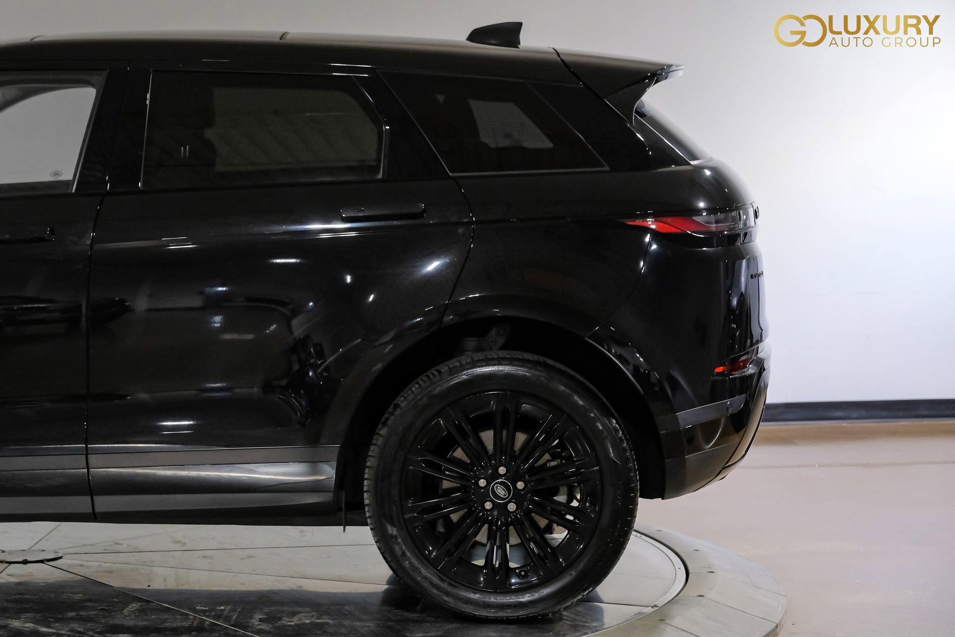 Used 2024 Land Rover Range Rover Evoque S AWD/4WD image 15