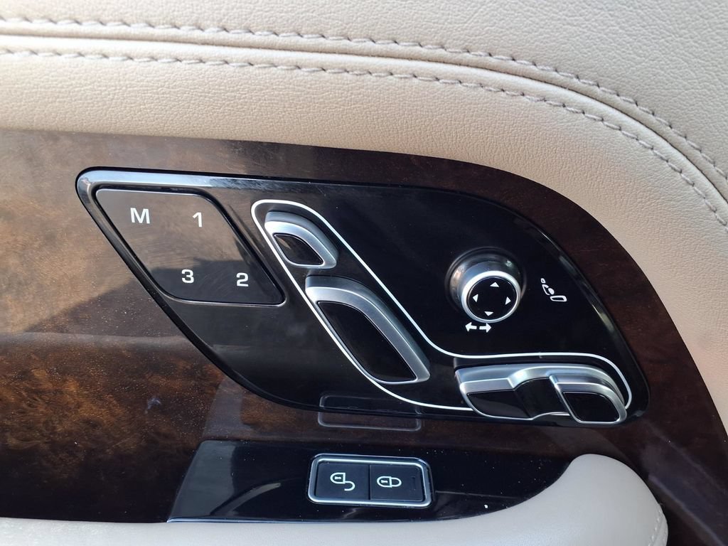 Used 2020 Land Rover Range Rover HSE AWD/4WD image 13
