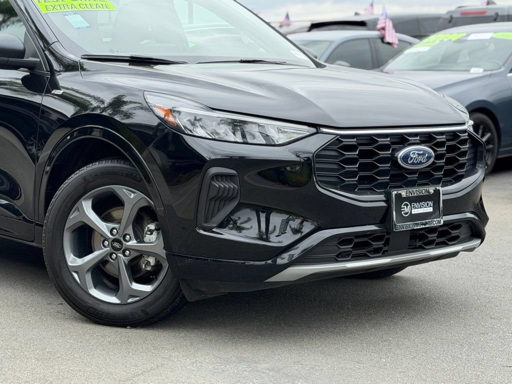Certified 2023 Ford Escape ST-Line AWD/4WD image 4