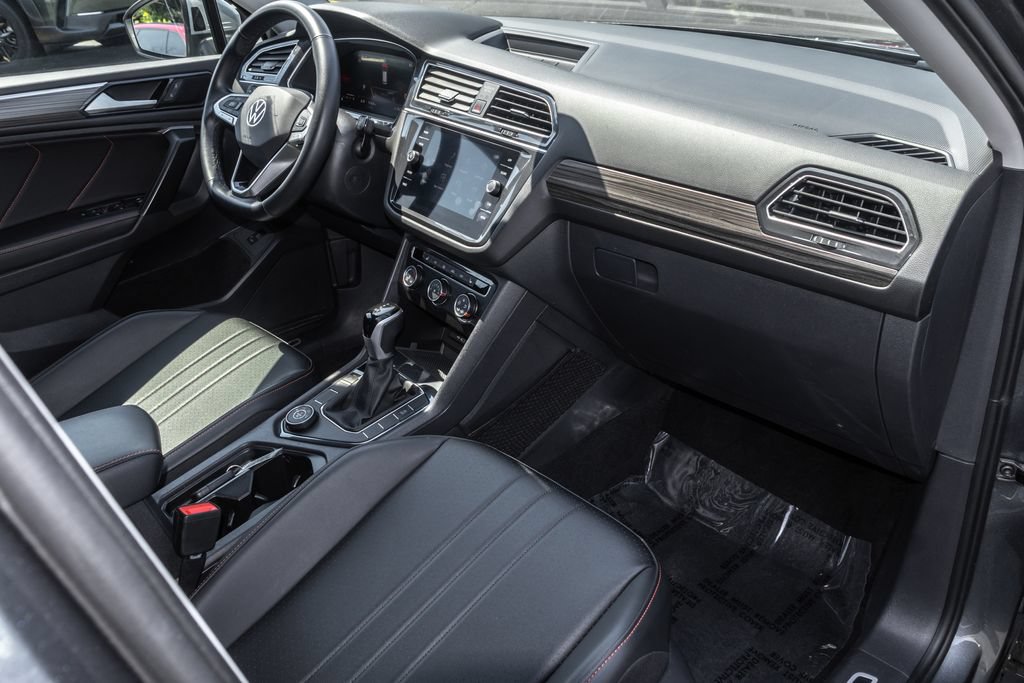 Certified 2024 Volkswagen Tiguan Wolfsburg Edition AWD/4WD image 30