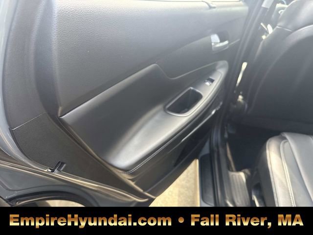 Used 2023 Hyundai Santa Fe SEL w/ Premium Package image 17