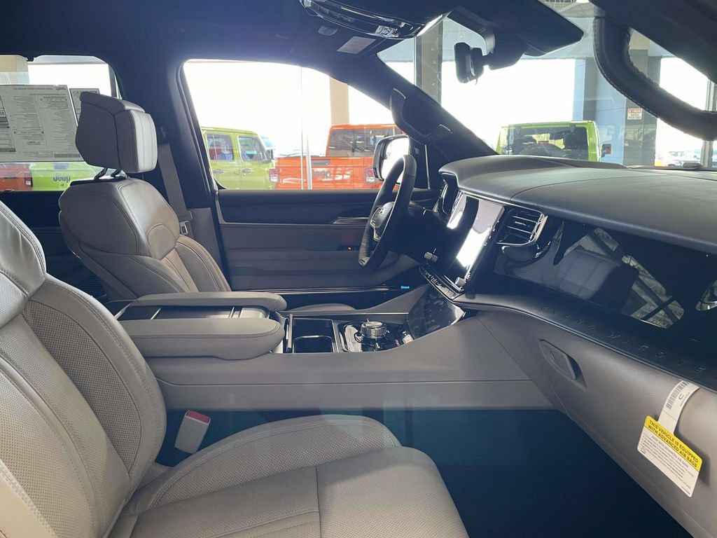 New 2026 Jeep Grand Wagoneer Summit w/ Premium Group III AWD/4WD image 14