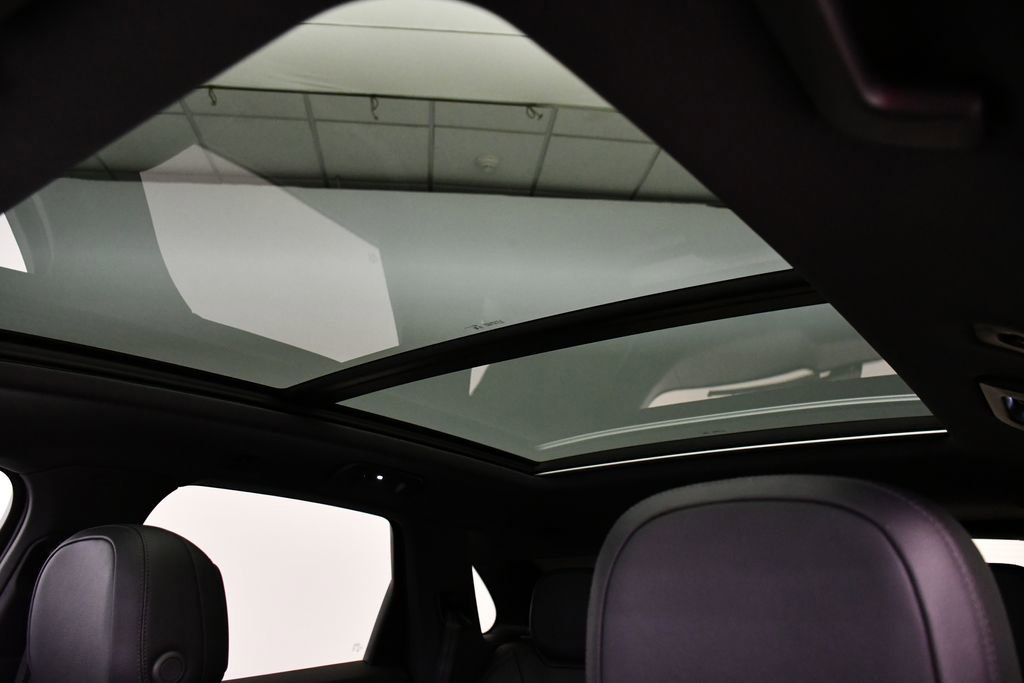 Certified 2025 Porsche Cayenne image 18