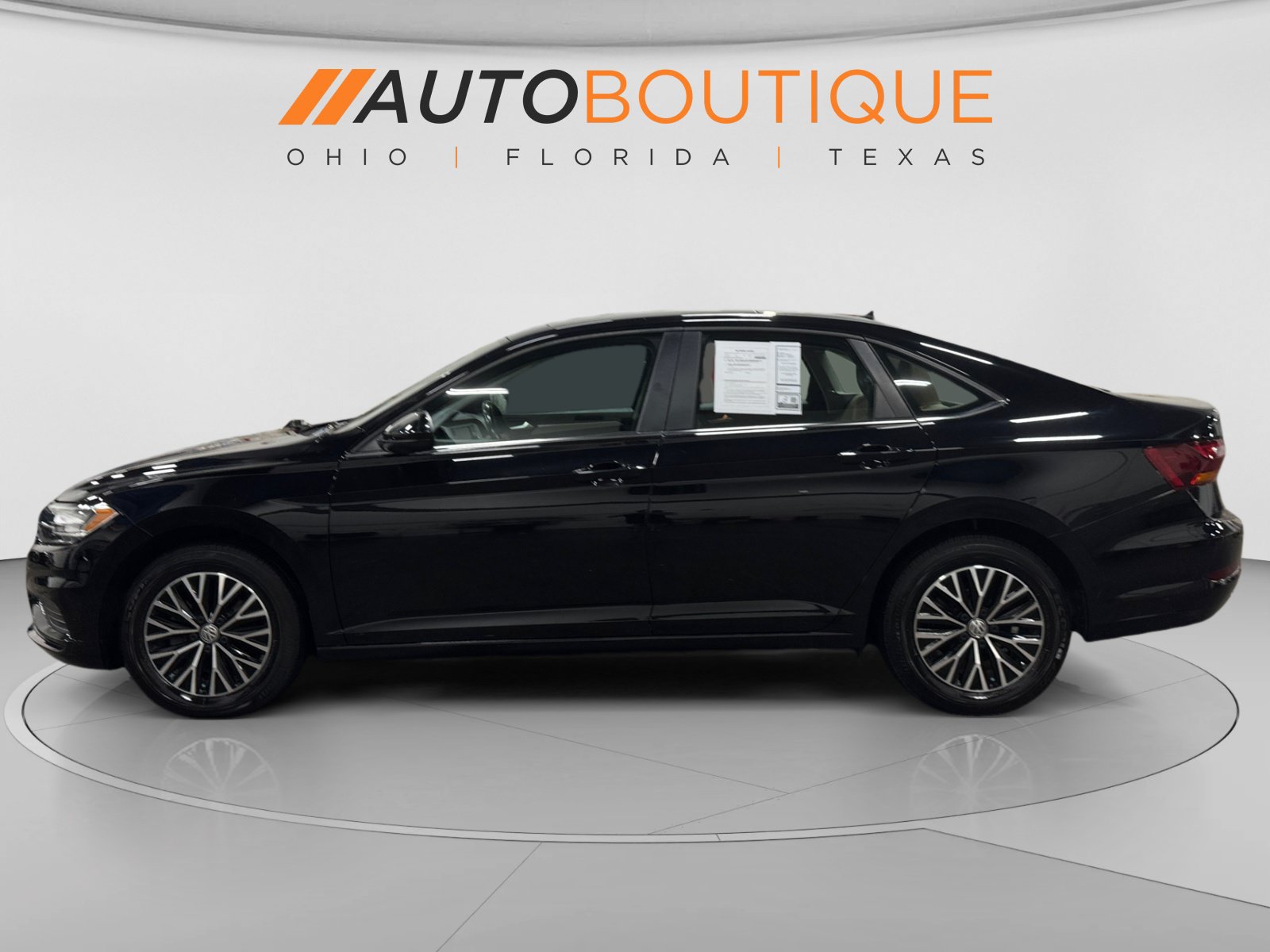 Used 2019 Volkswagen Jetta SE w/ Cold Weather Package FWD image 2