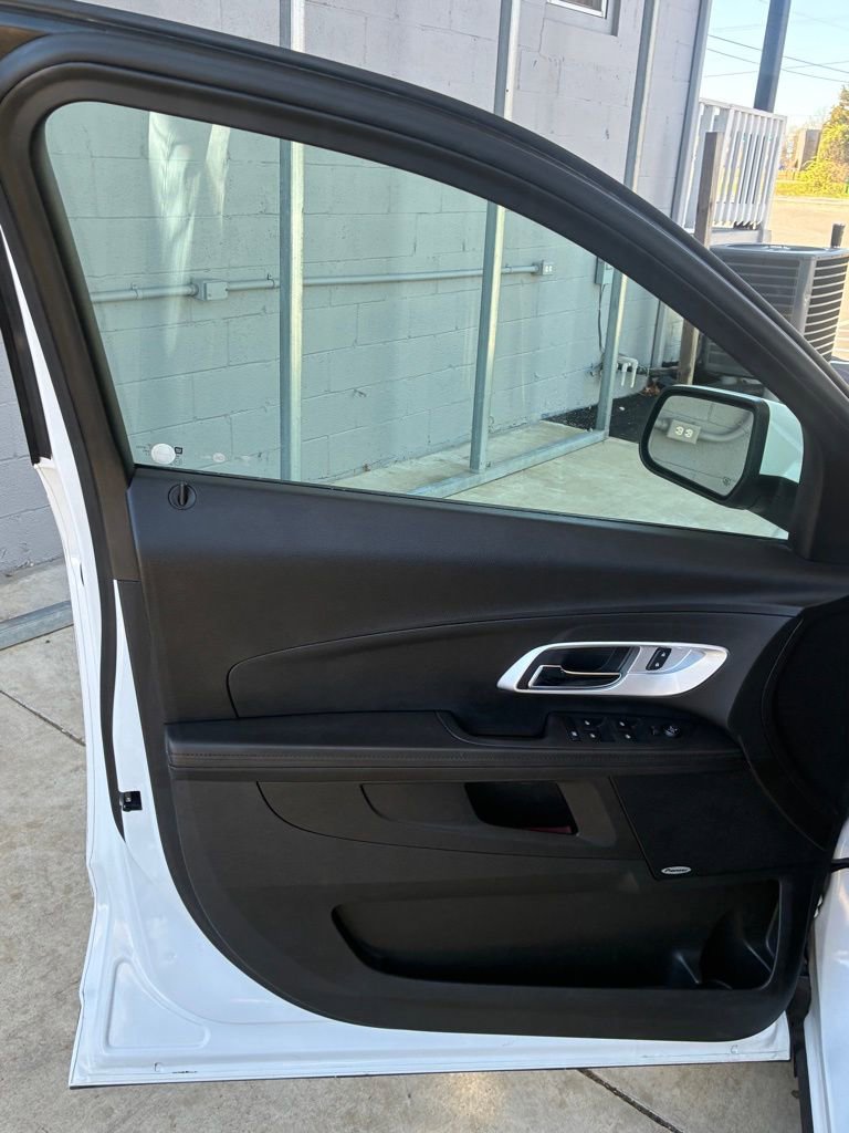 Used 2017 Chevrolet Equinox LT image 19