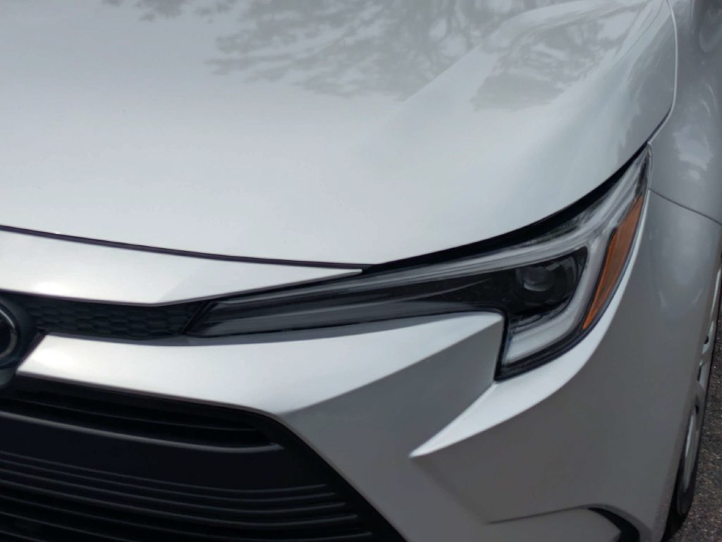 Used 2026 Toyota Corolla LE FWD image 9