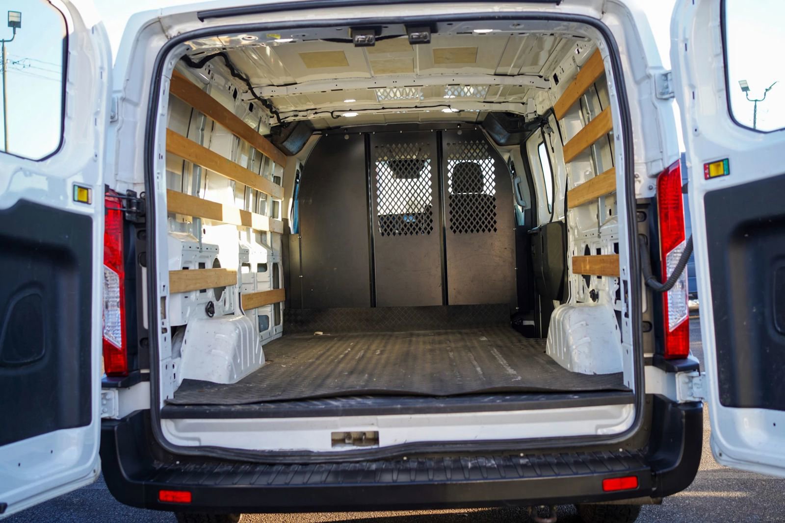 Used 2020 Ford Transit 250 Low Roof w/ Exterior Upgrade Package RWD image 14