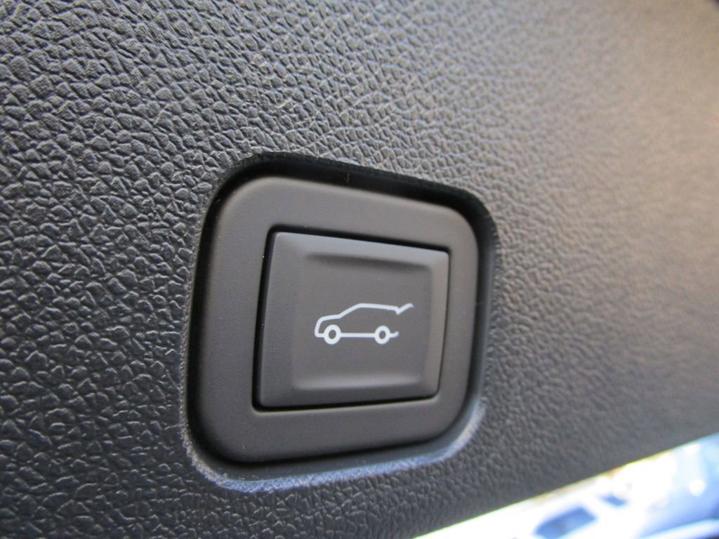 New 2026 Chevrolet Traverse RS w/ LPO, Floor Liner Package image 14