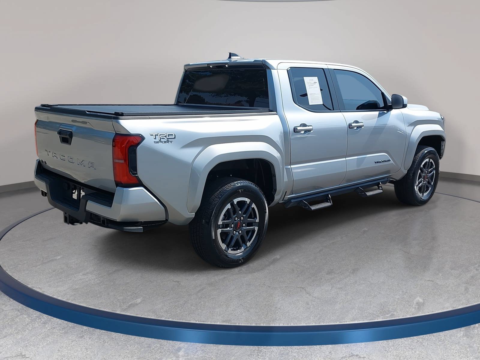 Used 2025 Toyota Tacoma TRD Sport AWD/4WD image 5