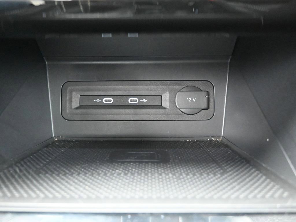 Used 2021 Volkswagen Atlas Cross Sport SEL R-Line image 28