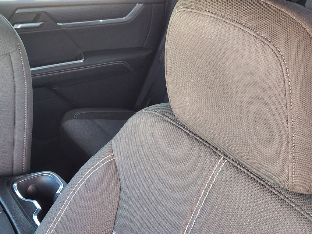 Used 2025 GMC Acadia Elevation image 15