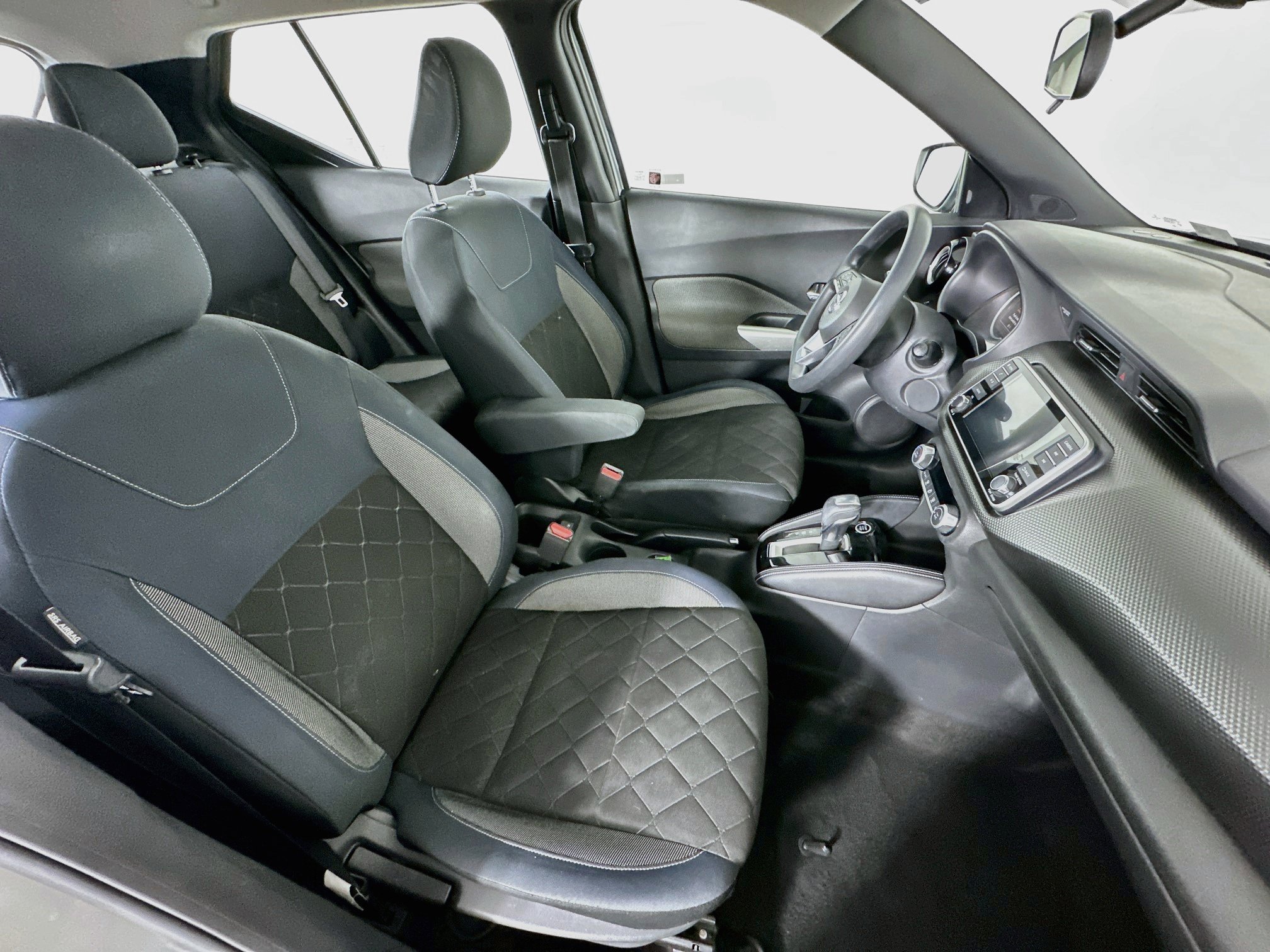Used 2018 Nissan Kicks SV FWD image 28