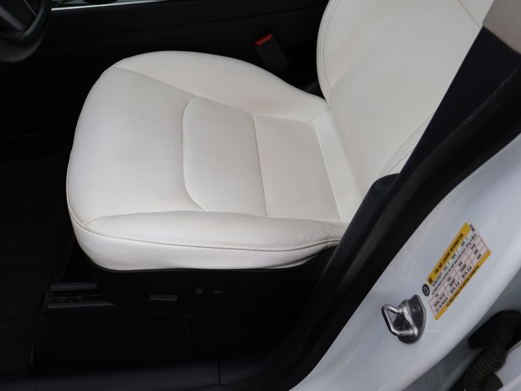 Used 2020 Tesla Model Y Performance image 31