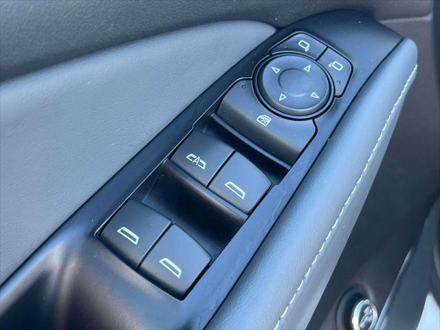 Used 2022 Buick Enclave Essence w/ Sport Touring Edition image 18