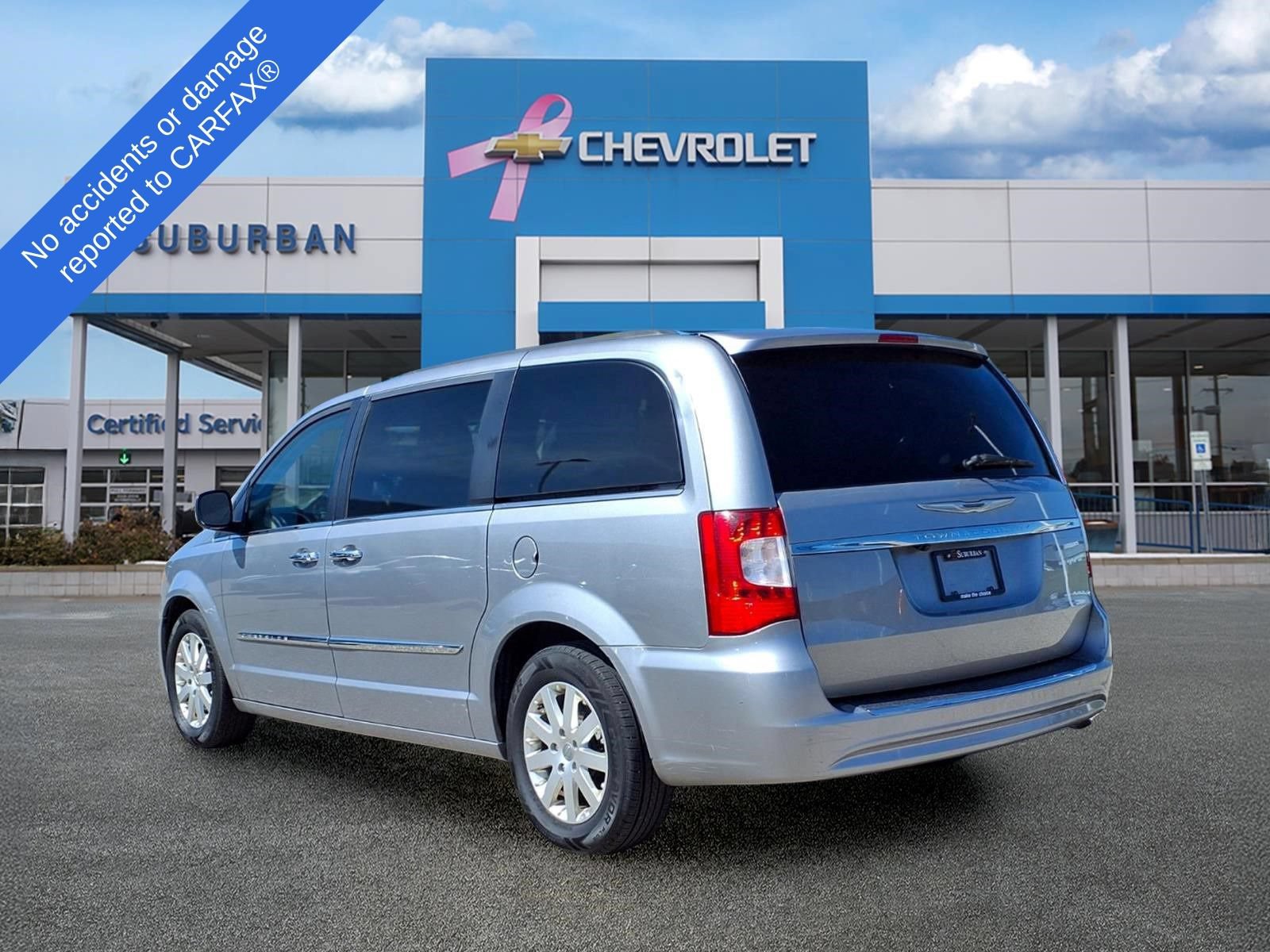 Used 2016 Chrysler Town & Country Touring w/ Driver Convenience Group FWD image 7