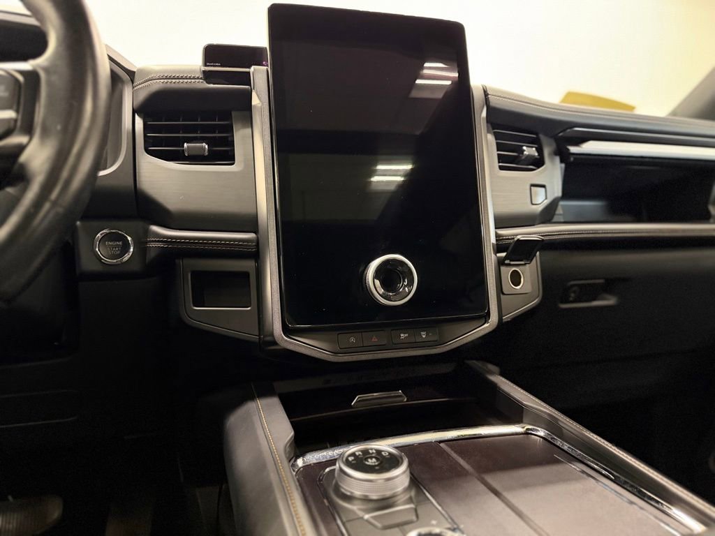 Used 2024 Ford Expedition Max Platinum image 17