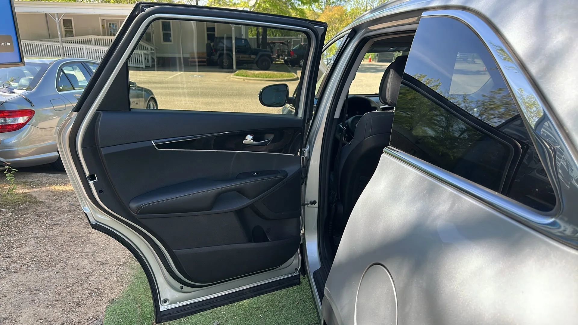 Used 2016 Kia Sorento LX image 17