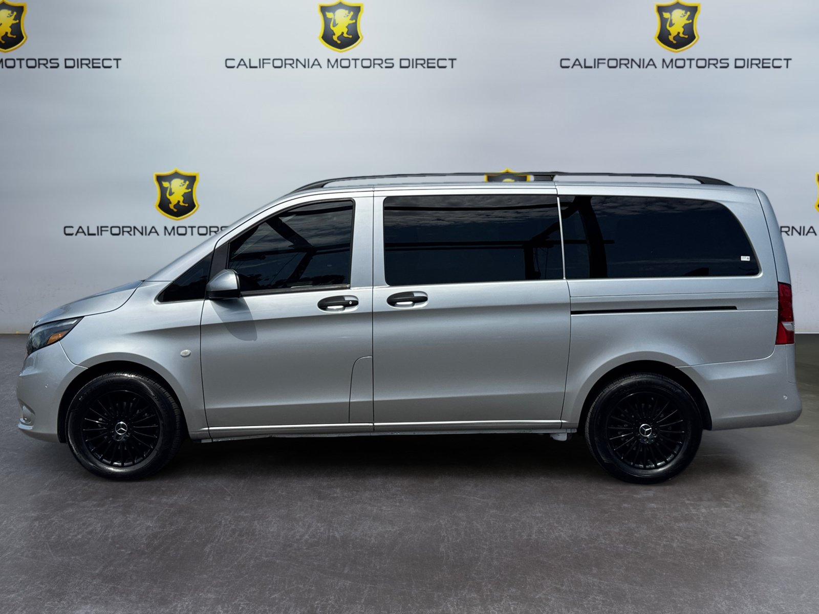 Used 2019 Mercedes-Benz Metris Passenger image 2