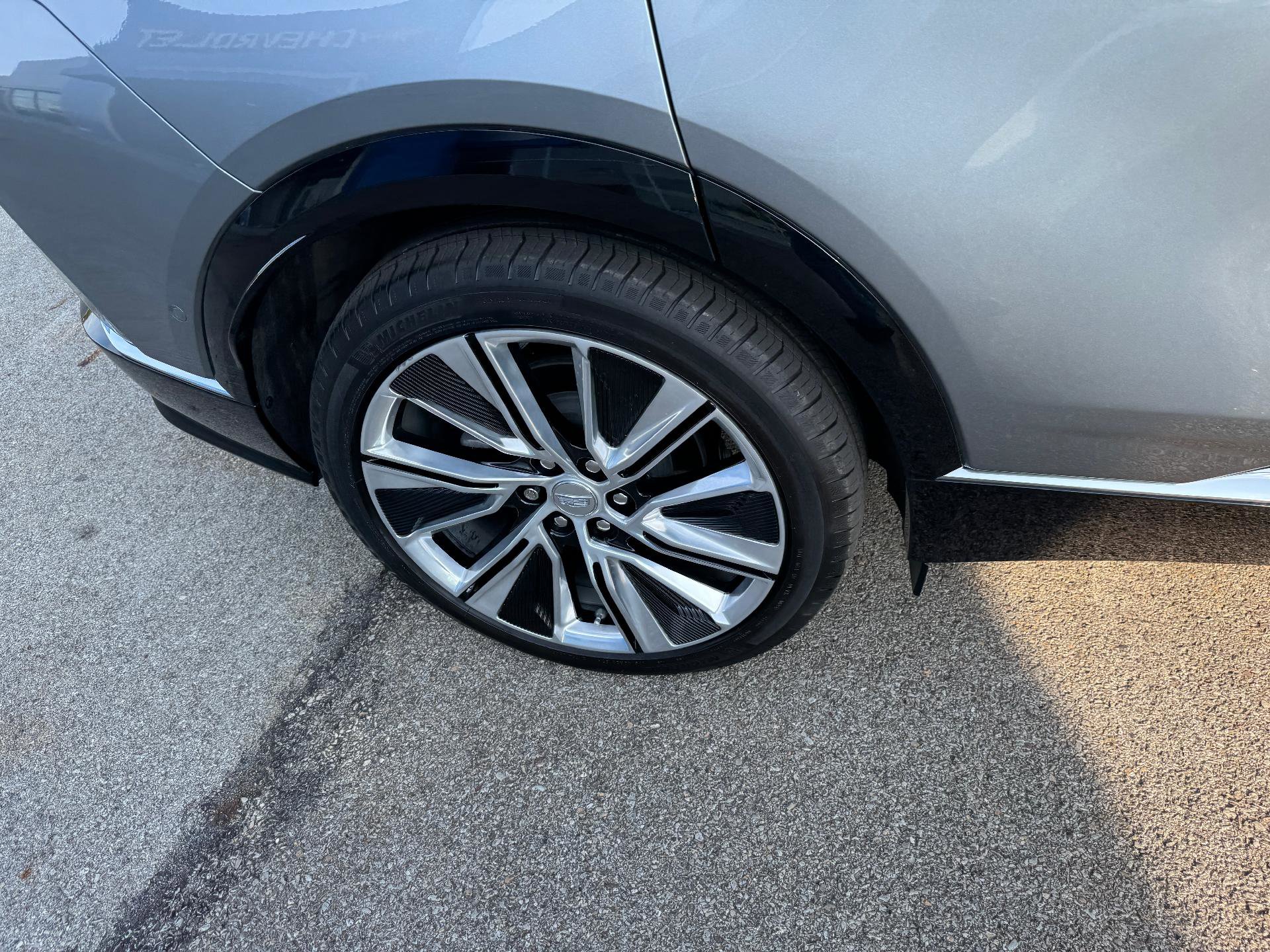 Used 2024 Cadillac Lyriq Luxury w/ LPO, Floor Liner Package image 10