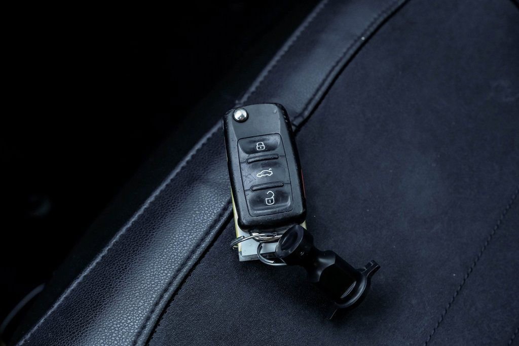 Used 2014 Volkswagen Beetle R-Line image 47